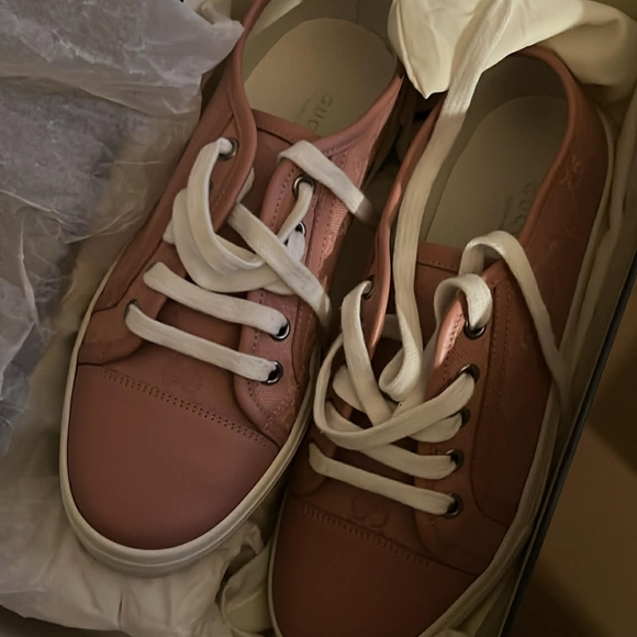 Gucci Pink Women's Sneakers - Picture 6 of 6